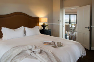 Soft bed and views The Highland